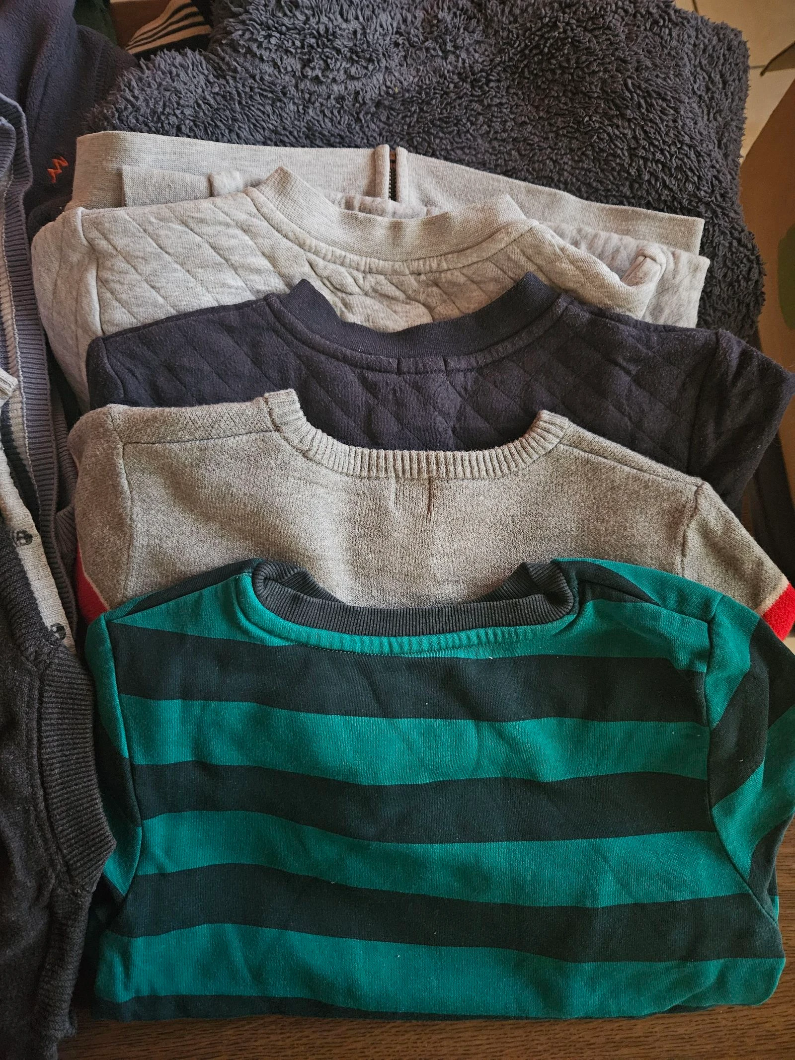 Clothing lot – photo 6